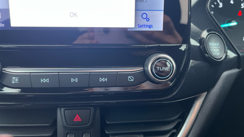 Ford Puma 1.0 EcoBoost Hybrid mHEV Titanium 5dr DCT Petrol Hatchback